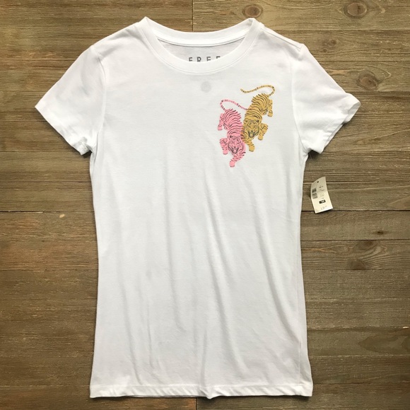 Aeropostale Tops - NWT Aero Free State Double Tiger Tee
